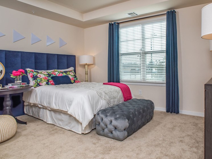 Beautiful Bright Bedroom With Wide Windows at Abberly Square Apartment Homes, Waldorf